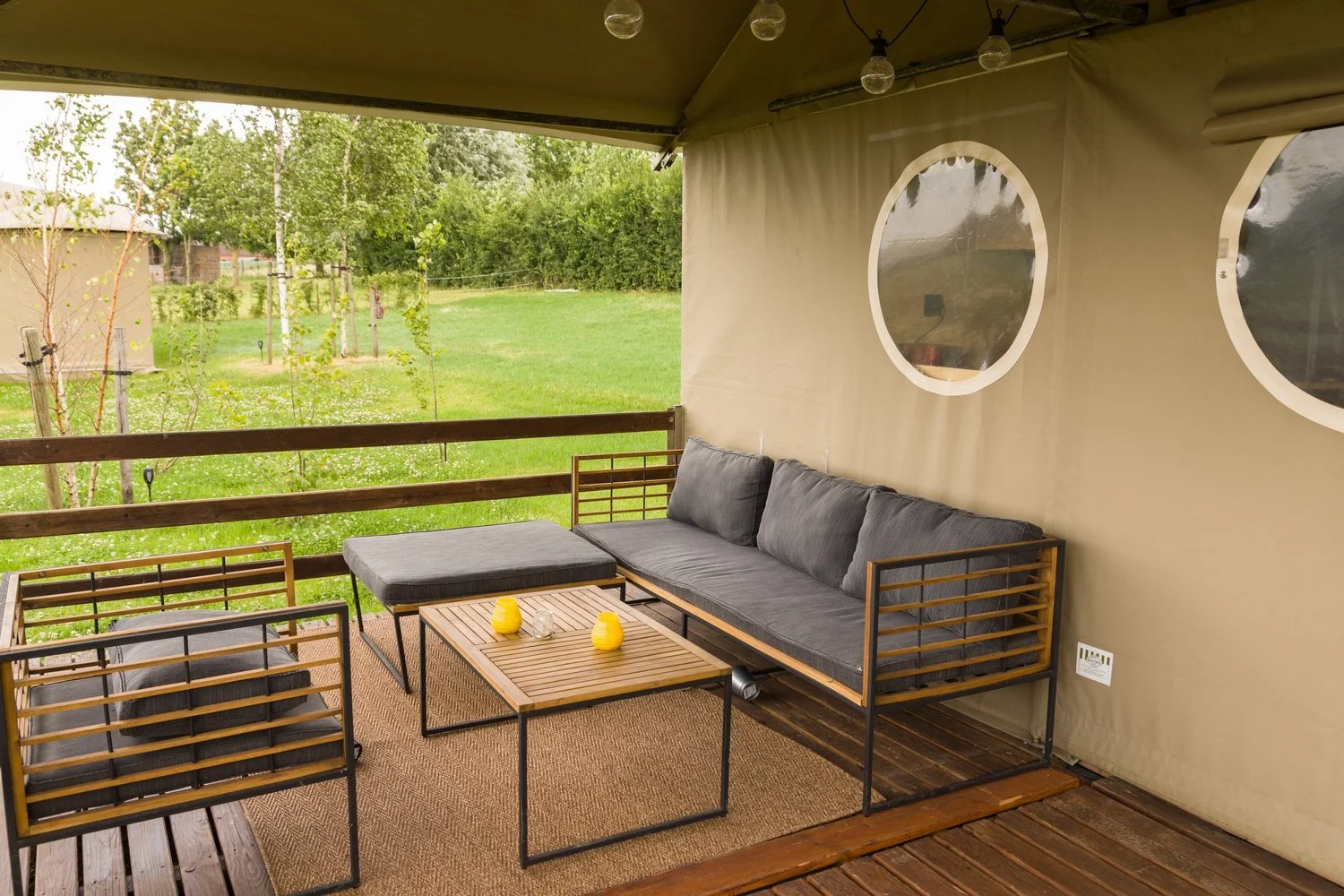 Comfortabele slaapkamer glamping tent Berg ten Houte